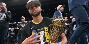Warriors urged to trade for new players
